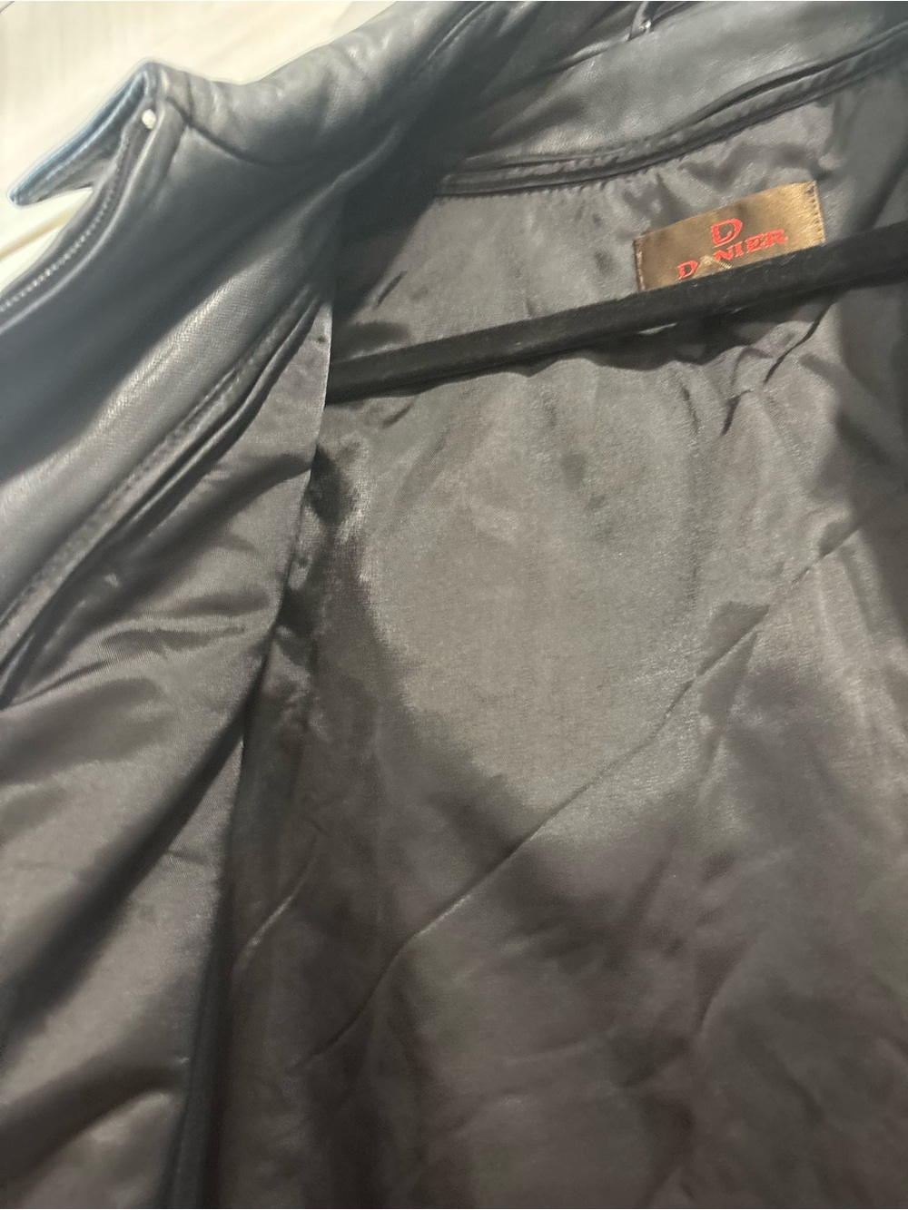Danier Women’s Genuine Leather car coat zip out liner size Small - Picture 10 of 13